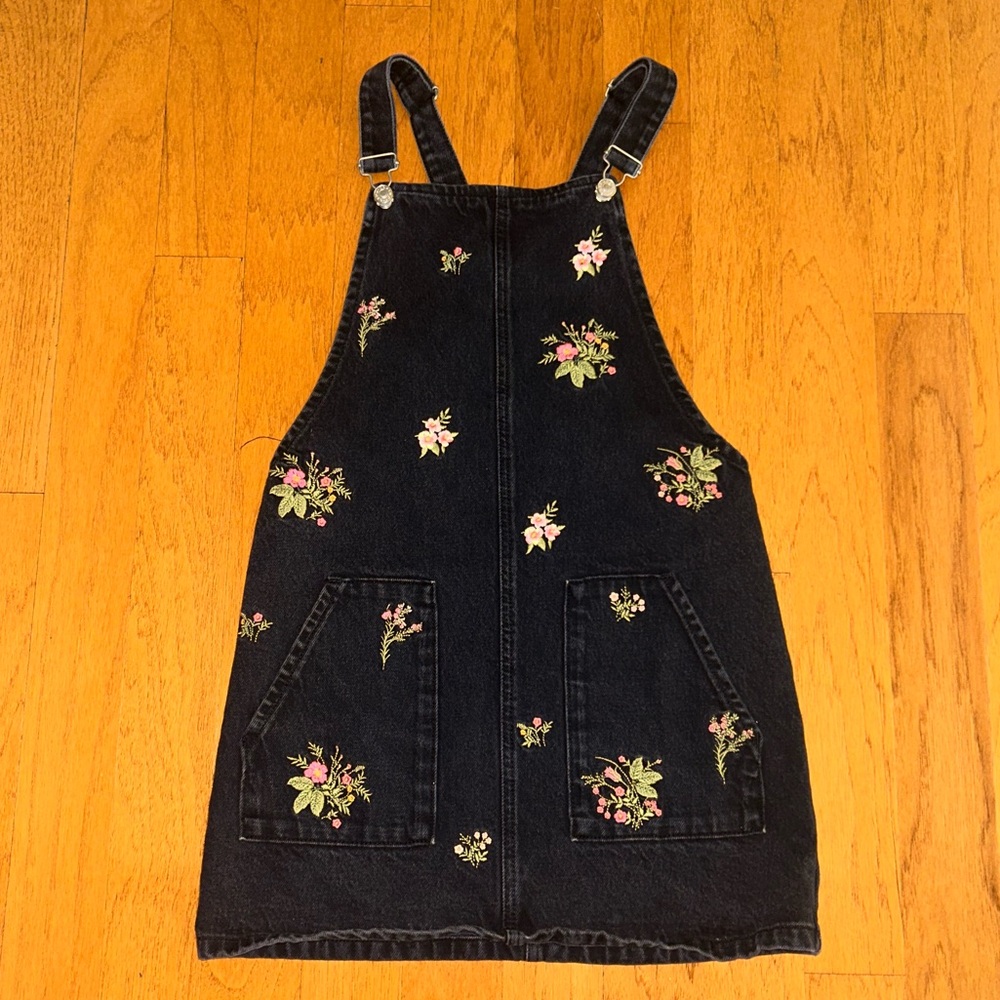 Topshop Black Denim with Embroidery Flowers Overall Mini Dress Size 2